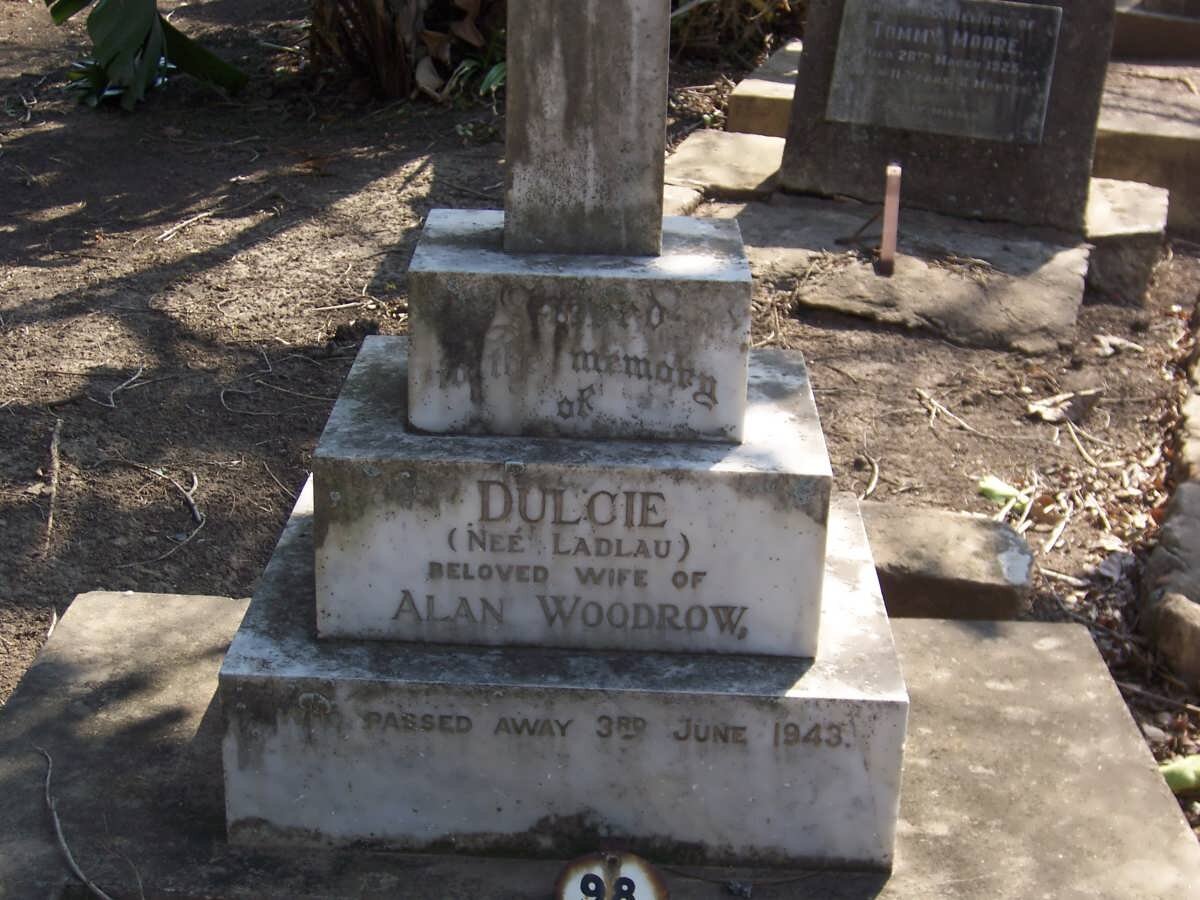 WOODROW Dulcie nee LADLAU -1943