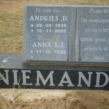NIEMANDT Andries D. 1936-2005 &amp; Anna S.J. 1938-