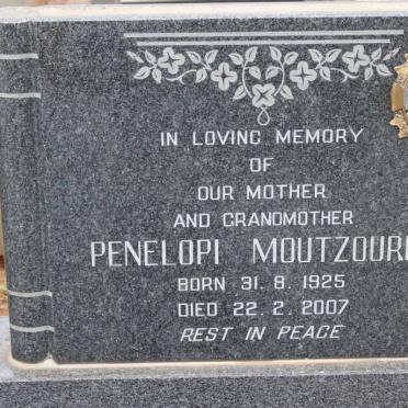 MOUTZOURIS Penelopi 1925-2007
