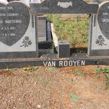 ROOYEN Lucas Marthinus, van 1907-1980 &amp; Catharina Elizabeth 1912-1988