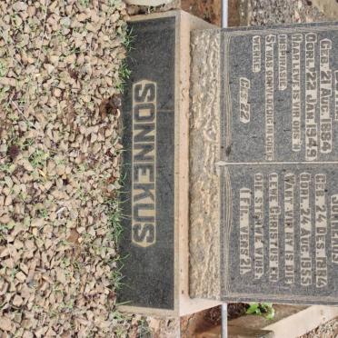 SONNEKUS Johannes Jacobus 1884-1955 &amp; Susara Susanne BOTHA 1884-1949