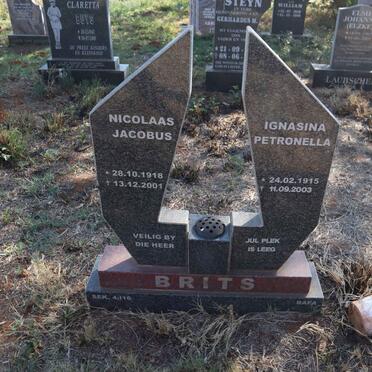 BRITS Nicolaas Jacobus 1918-2001 & Ignasina Petronella 1915-2003