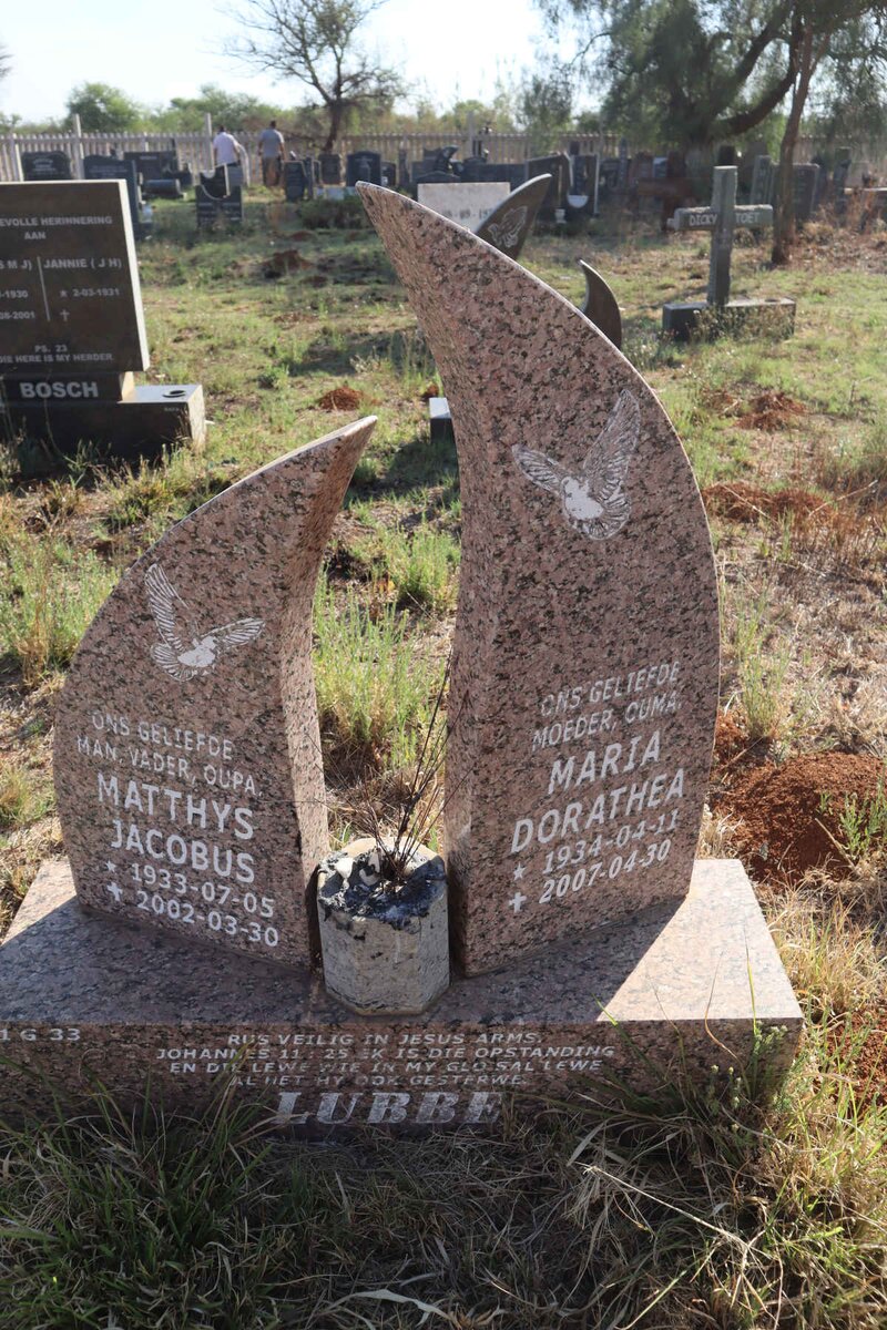 LUBBE Matthys Jacobus 1933-2002 & Maria Dorathea 1934-2007