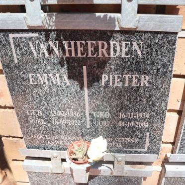 HEERDEN Pieter, van 1940-2004 &amp; Emma 1936-2022