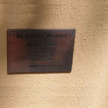 JONES Dorothy 1940-2010