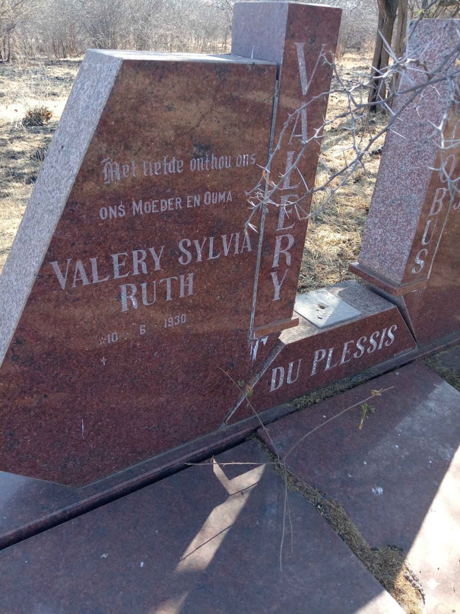 PLESSIS Valery Sylvia Ruth, du 1930-