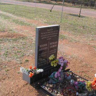 FOURIE Hendrik Johannes 1974-2004 :: FOURIE Nicolaas Lourens 1943-2008