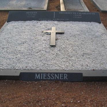 MIESSNER August 1910-1987 &amp; Henriette Charlotte 1917-2007