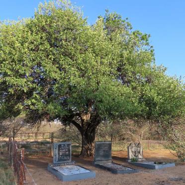 Limpopo, LEPHALALE district, Hanover 555_3, farm cemetery