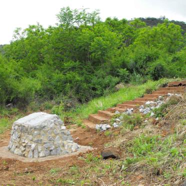 Limpopo, LETABA 1 district, Modjadjiskloof, Duivelskloof 436 LT, Zoutpansberg Skirmishers Route memorial _2