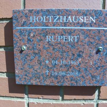 HOLTZHAUSEN Rupert 1963-2018