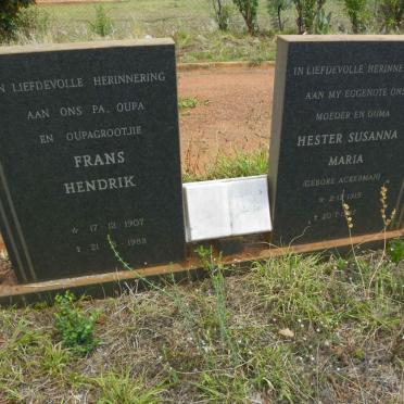 ? Frans Hendrik 1907-1988 &amp; Hester Susanna Maria nee ACKERMAN 1915-1987