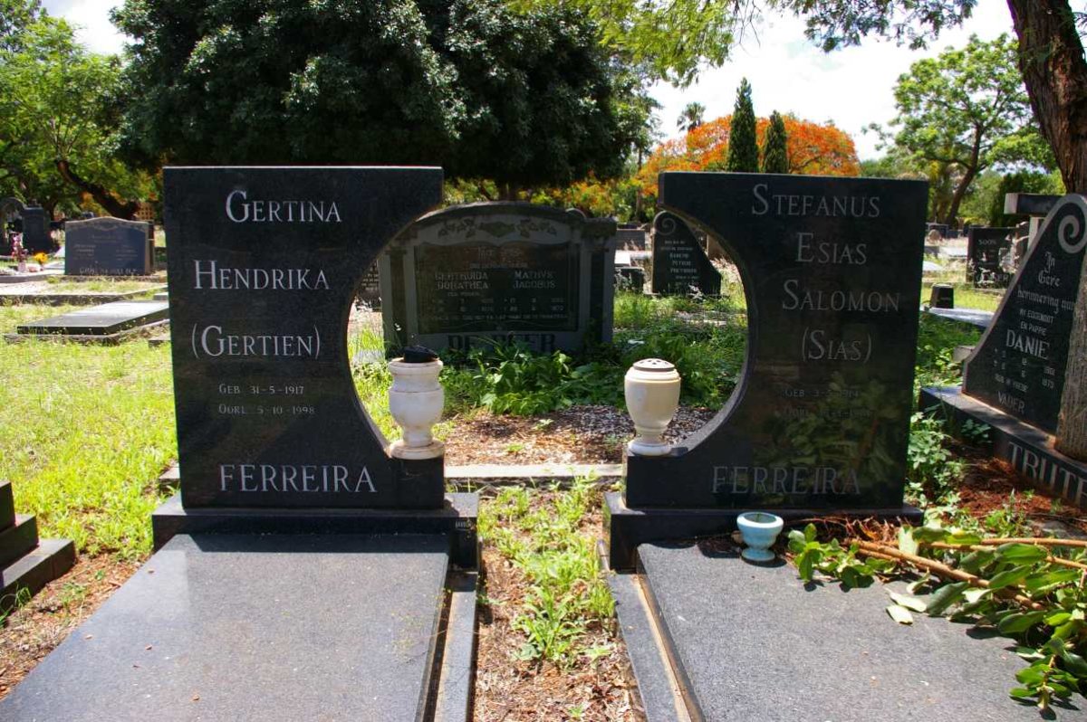 FERREIRA Stefanus Esias Salomon 1914-1974 &amp; Gertina Hendrika 1917-1998