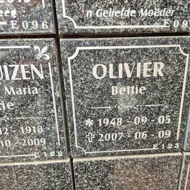 OLIVIER Bettie 1948-2007