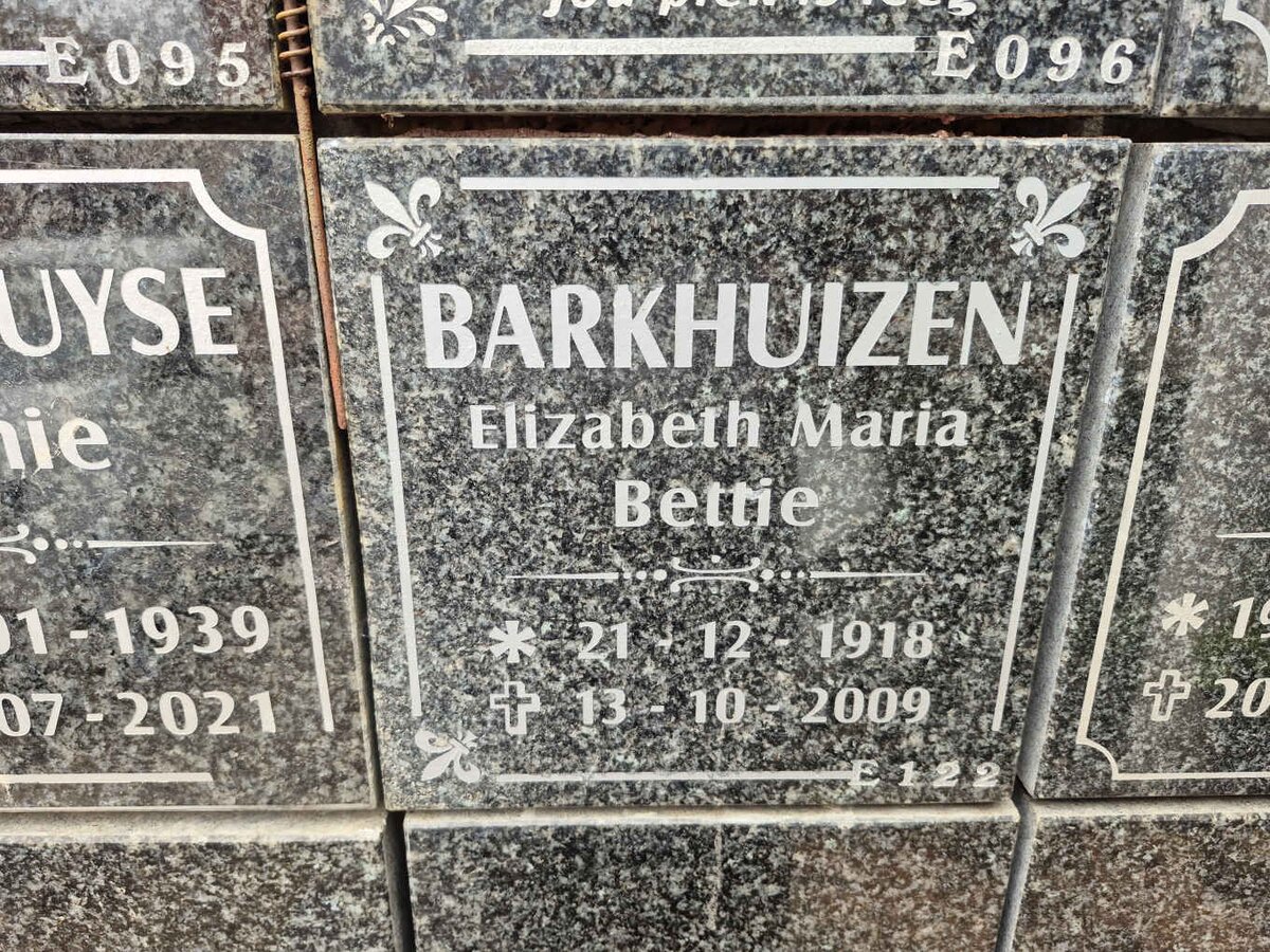 BARKHUIZEN Elizabeth Maria 1918-2009 