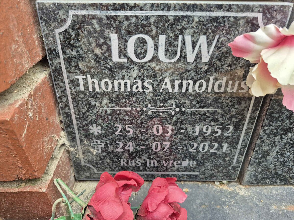 LOUW Thomas Arnoldus 1952-2021