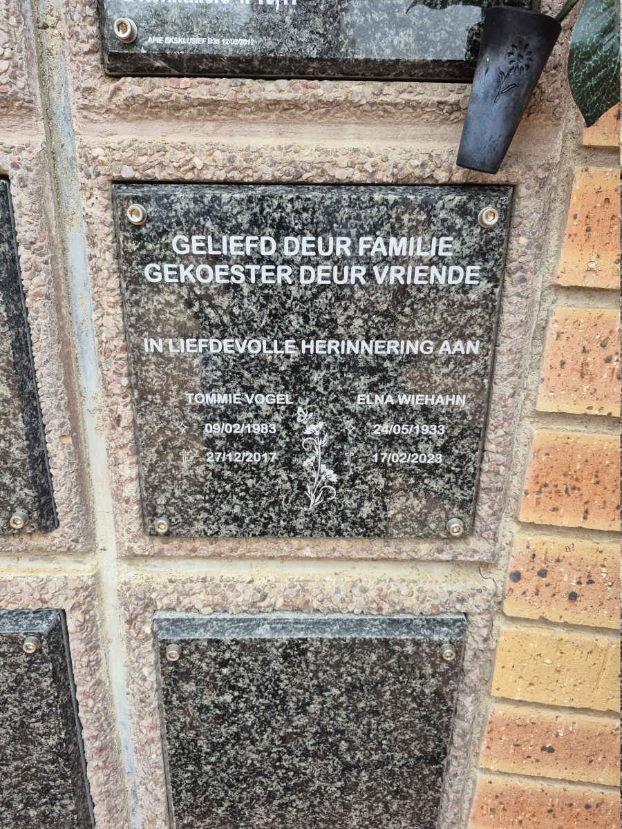 WIEHAHN Elna 1933-2023 :: VOGEL Tommie 1983-2017