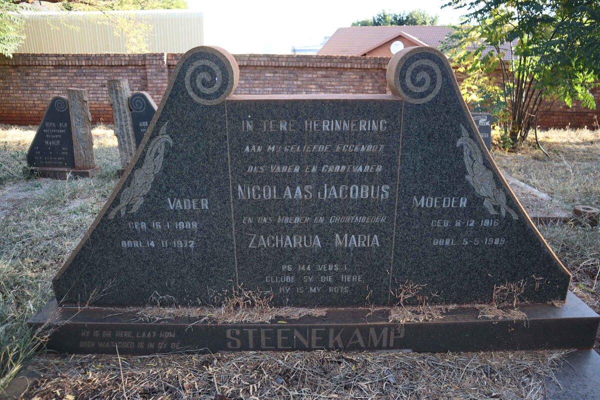 STEENEKAMP Nicolaas Jacobus 1908-1972 &amp; Zacharua Maria 1916-1989