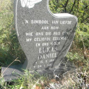 Limpopo, THABAZIMBI district, Marakele Nature Reserve, Aapiesrivierpoort 272,  farm cemetery