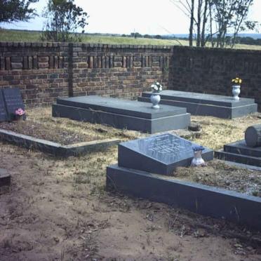 Limpopo, WATERBERG district, Mabatlane, Doornspruit, farm cemetery
