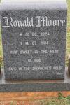 MOORE Ronald 1924-1994
