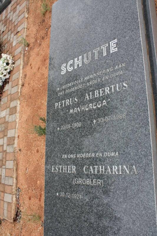 SCHUTTE Petrus Albertus 1909-1998 & Esther Catharina GROBLER 1921