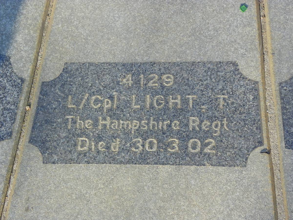 LIGHT T. -1902