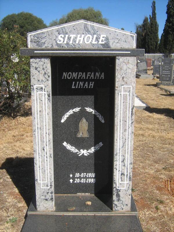 SITHOLE Nompafana Linah 1918-1995
