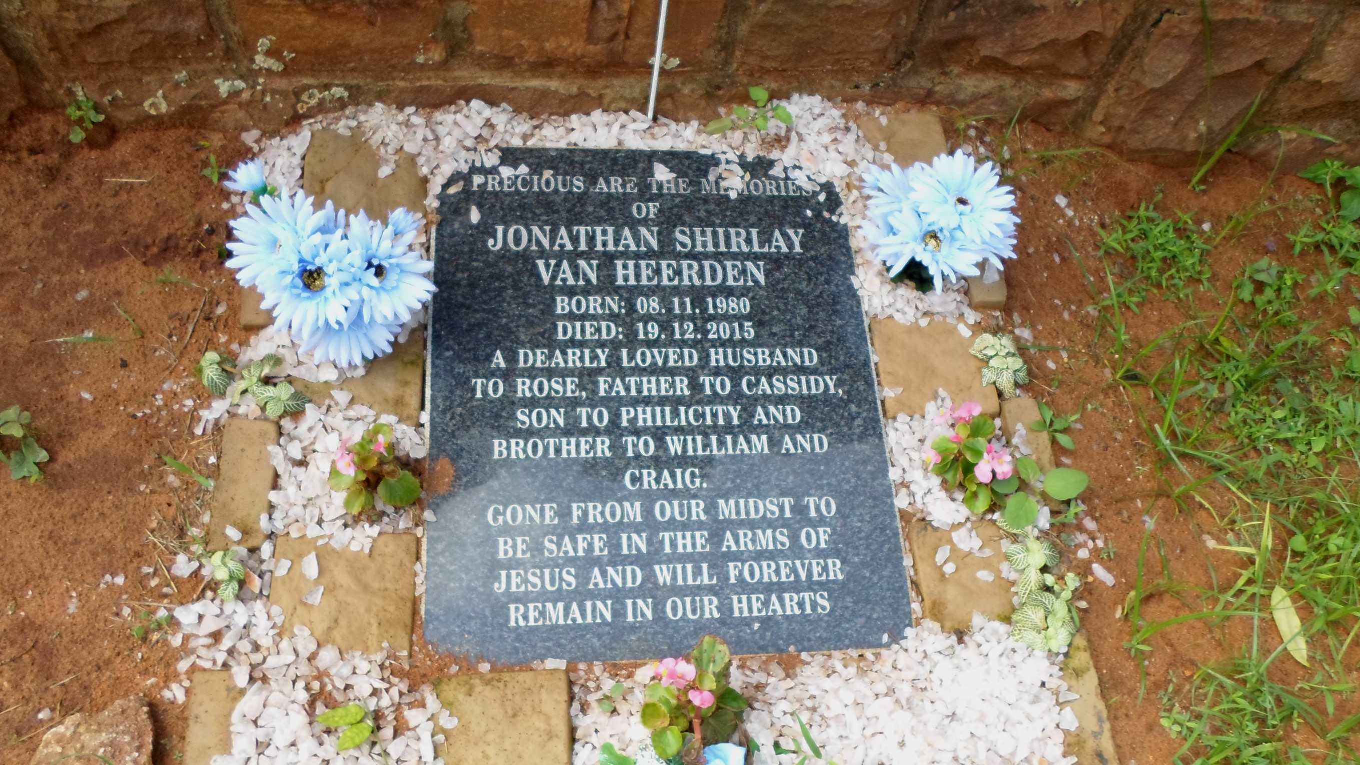 HEERDEN Jonathan Shirlay, van 1980-2015