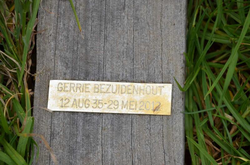 BEZUIDENHOUT Gerrie 1935-2012