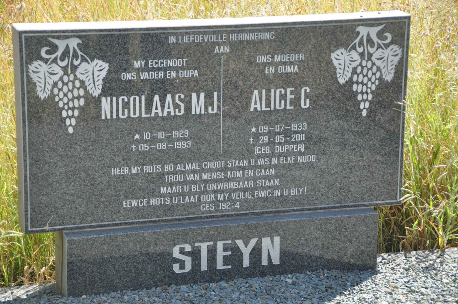 STEYN Nicolaas M.J. 1929-1993 & Alice C. DUPPER 1933-2011