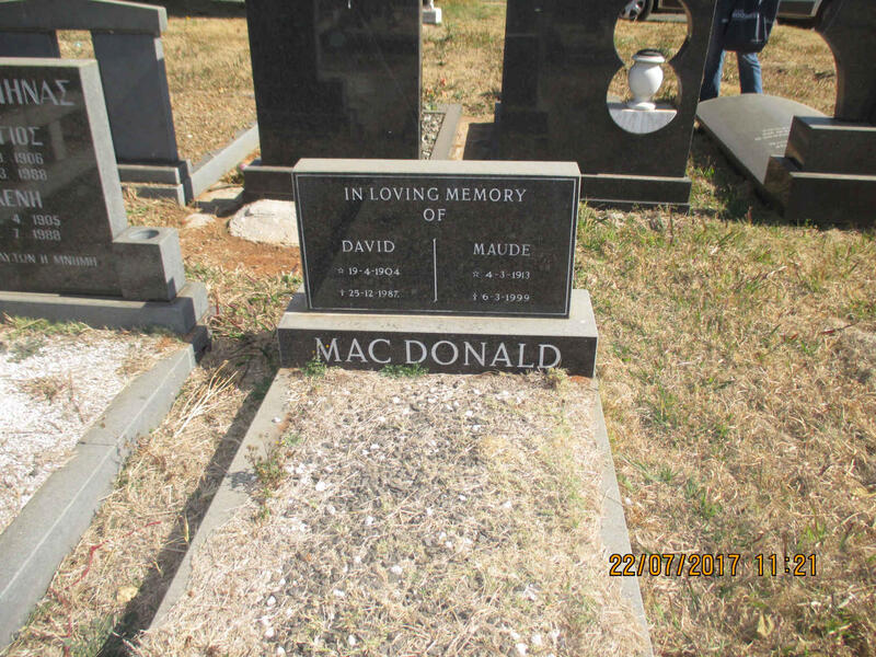 MacDONALD David 1904-1987 & Maude 1913-1999