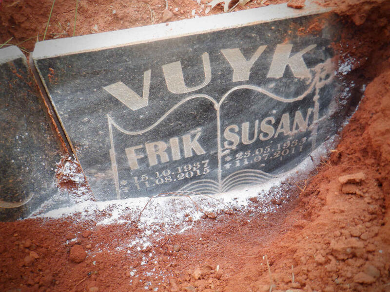 VUYK Frik 1937-2015 & Susan 1935-2011