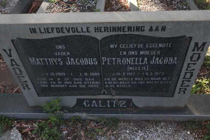 CALITZ Matthys Jacobus 1909-1985 & Petronella Jacoba 1917-1973