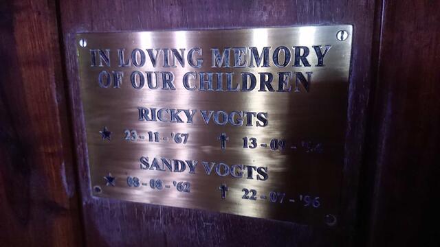 VOGTS Sandy 1962-1996 :: VOGTS Ricky 1967-1994