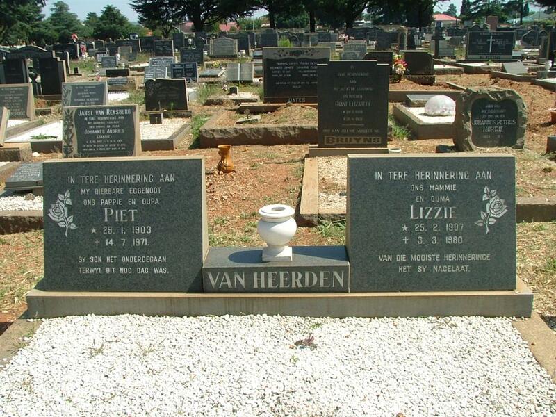 HEERDEN Piet, van 1903-1971 & Lizzie 1907-1980