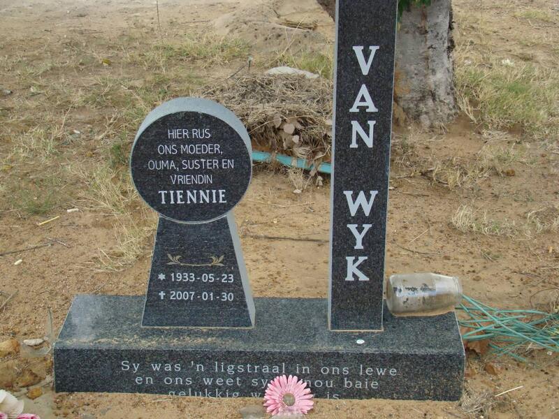 WYK Tiennie, van 1933-2007
