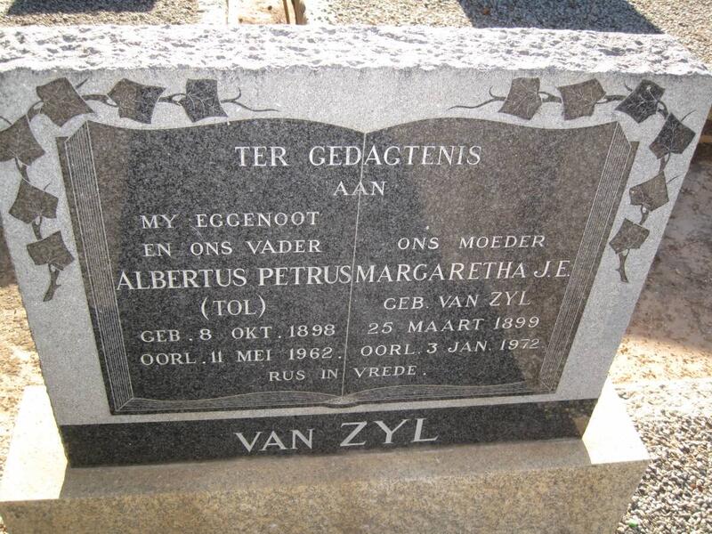 ZYL Albertus Petrus, van 1898-1962 & Margaretha J.E. VAN ZYL 1899-1972