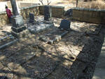 Mpumalanga, STANDERTON district, Rietvlei 33 HS, farm cemetery