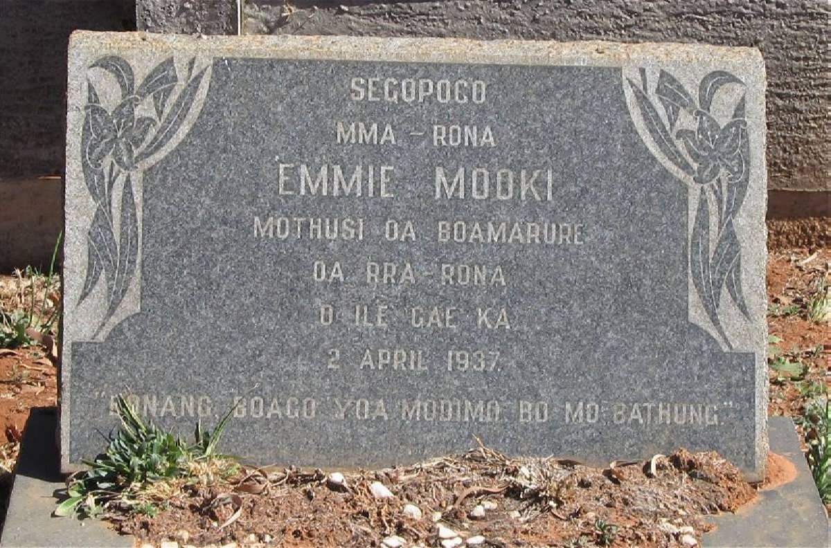 MOOKI Emmie -1937