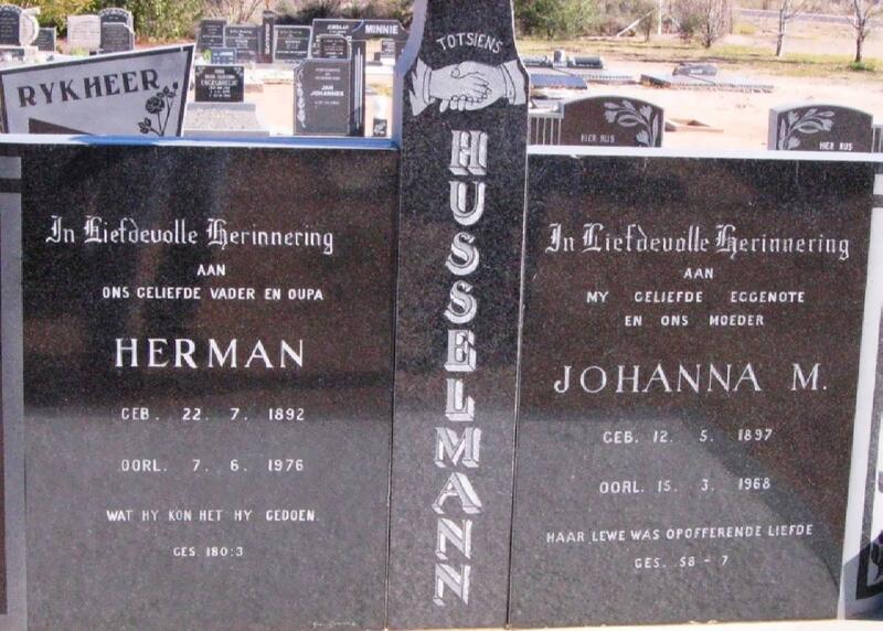 HUSSELMANN Herman 1892-1976 & Johanna M. 1897-1968