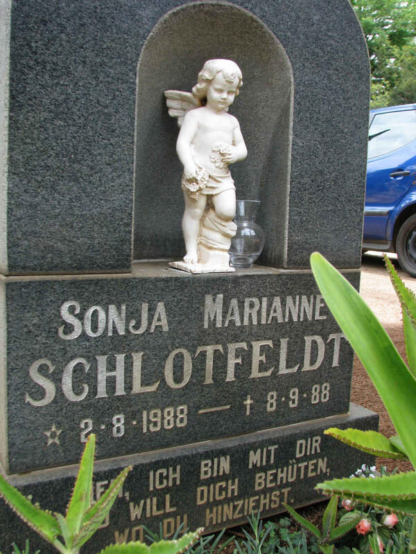 SCHLOTFELDT Sonja Marianne 1988-1988