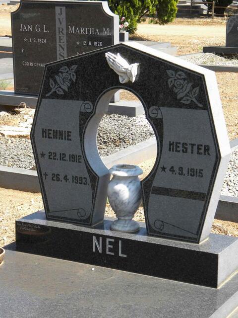 NEL Hennie 1912-1993 & Hester 1915-