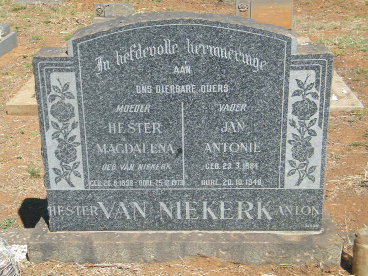 NIEKERK Jan Antonie, van 1884-1949 & Hester Magdalena VAN NIEKERK 1898-1973