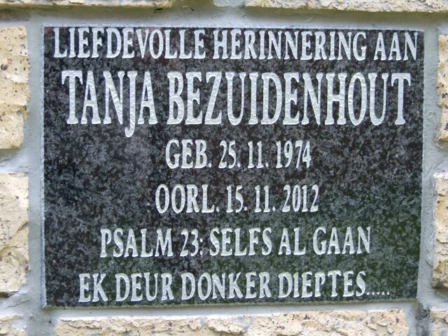 BEZUIDENHOUT Tanja 1974-2012