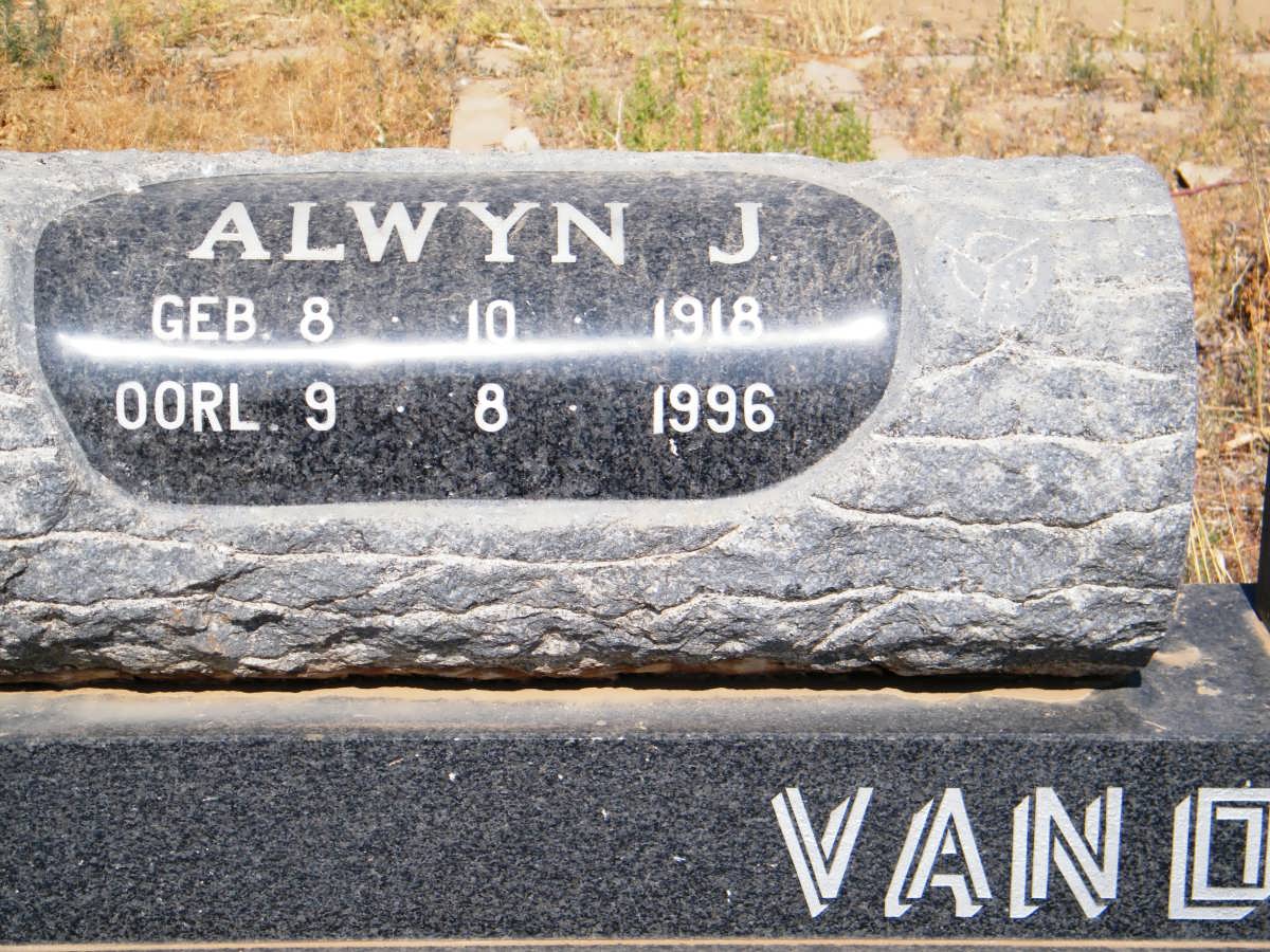 HEEVER Alwyn J., van den 1918-1996