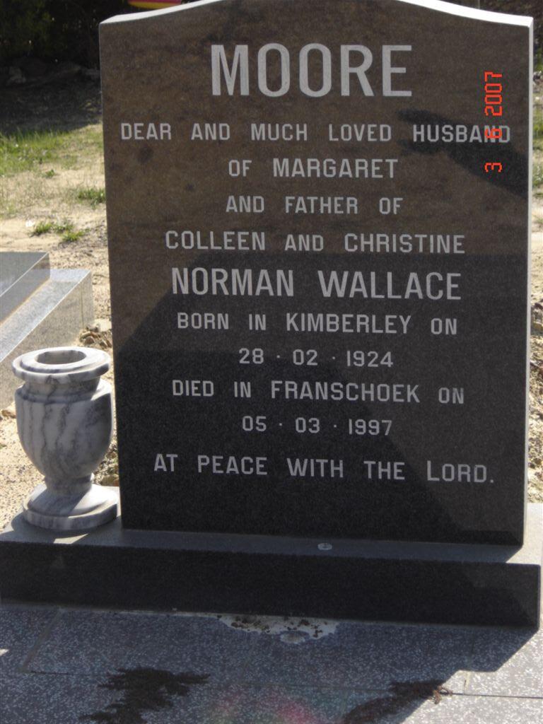MOORE Norman Wallace 1924-1997