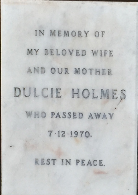 HOLMES Dulcie -1970