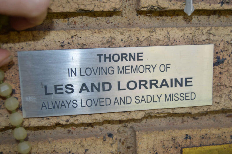 THORNE Les & Lorraine