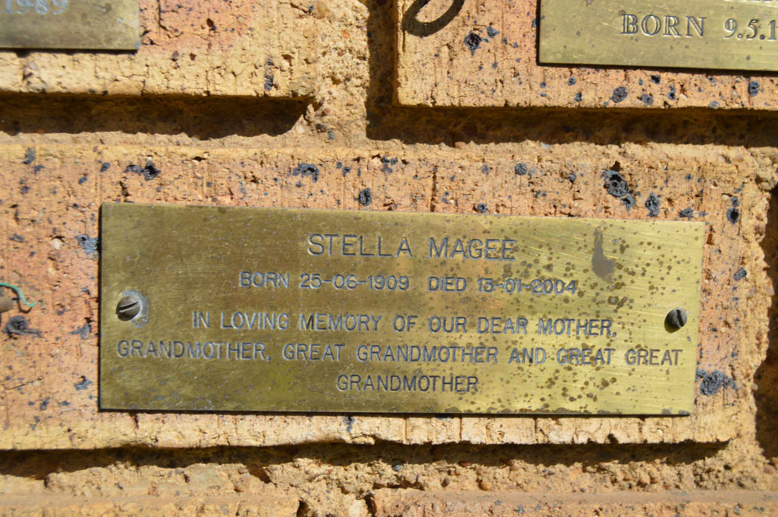 MAGEE Stella 1909-2004